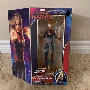 Marvel Captain Marvel Binary Force Figure Game Stop exclusive Gallery Avengers